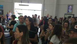 Servidores da Prefeitura de Arapiraca voltam cobrar pagamento de salários de dezembro