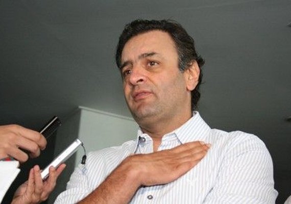 PF cumpre mandados em apartamento de Aécio Neves no RJ e no Congresso