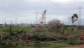 Com queda de torre de energia, rodovia no Ceará permanece interditada