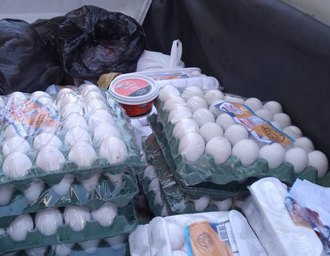 Vigilância apreende 100 kg de produtos impróprios para consumo na Ponta Verde