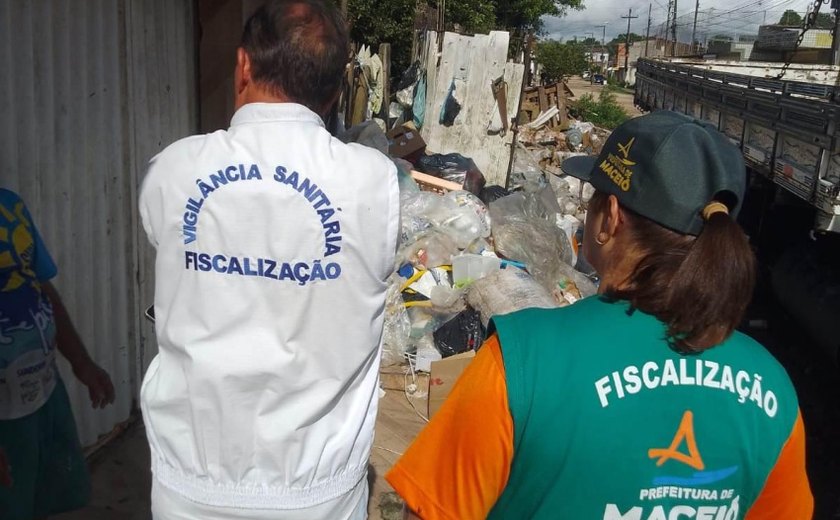 Vigilância Sanitária recolhe 50 toneladas de lixo em residência na Santa Lúcia