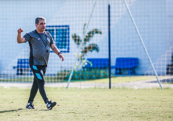 Após 1º treino, Marcelo Cabo relaciona 22 atletas para encarar o Cruzeiro em Arapiraca