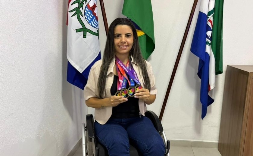 Estagiária da Secretaria de Segurança Cidadã conquista quatro medalhas de ouro na natação