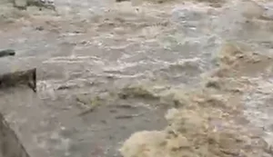 Rio Poção em Arapiraca  segue com nível elevado de água devido às chuvas na região