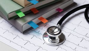 Justiça limita cobrança de coparticipação de plano de saúde a valor da mensalidade após paciente ser cobrada em mais de R$ 13 mil