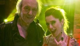 Padrinho de Lenita e Ralf, cantor Erasmo Carlos faz show em 'Sol Nascente'