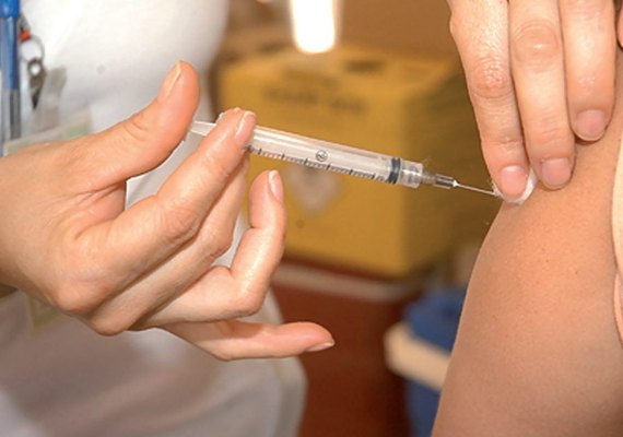 Pfizer e Moderna pedem autorização para uso de vacinas contra Covid-19 na Europa