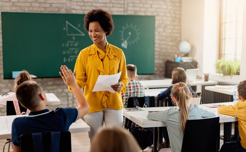 Professores de escolas públicas podem concorrer às bolsas do Prouni
