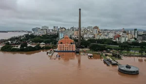 Rio Guaíba se aproxima da cota de alerta em Porto Alegre
