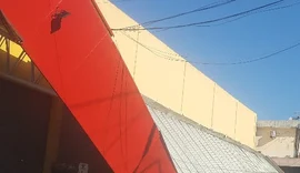 Ventania derruba fachada de supermercado no centro de Palmeira dos Índios