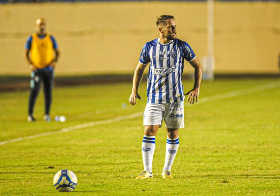 CSA encara o Athletic-MG no Estádio Rei Pelé no domingo (12)