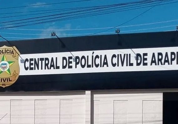 Caixa de farmácia é presa por furtar quase 30 mil reais para fazer apostas de jogos online