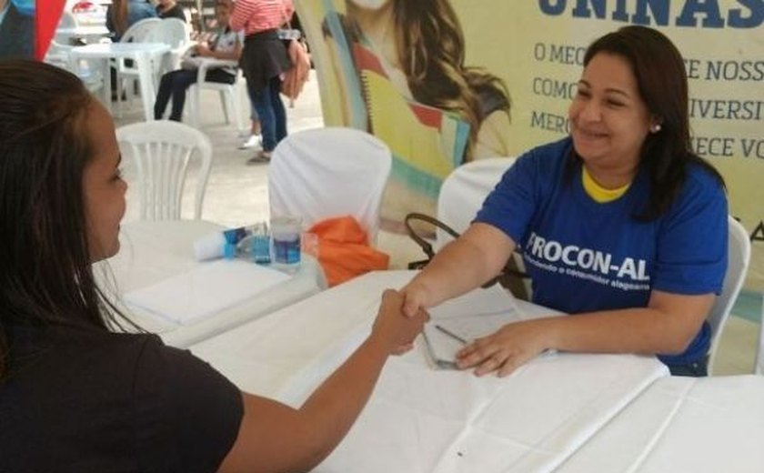 Procon Alagoas leva serviços aos consumidores de Arapiraca