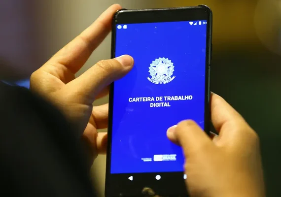 Desemprego no 2º trimestre é 5,4%, o menor já registrado no período