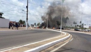 Pescadores bloqueiam mais uma vez via em frente à balança do bairro de Jaraguá