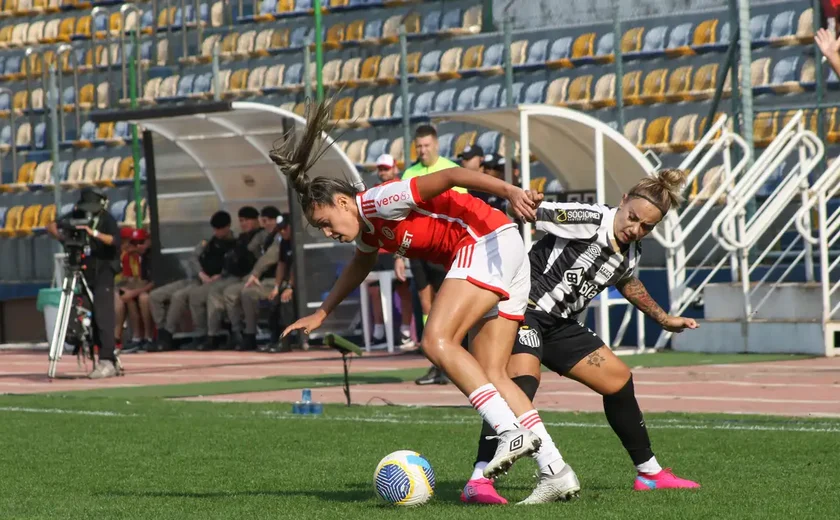 Melhor visitante, Inter enfrenta Santos pelo Brasileirão Feminino