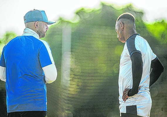 Rodas promete pagar salários atrasados