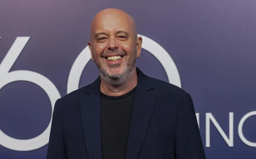 Alex Escobar se despede da cobertura da Copa e agradece equipe após problema de saúde