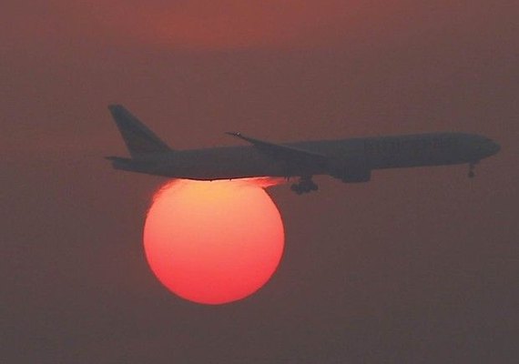 Avião faz pouso não previsto em Brasília após briga de casal; assista