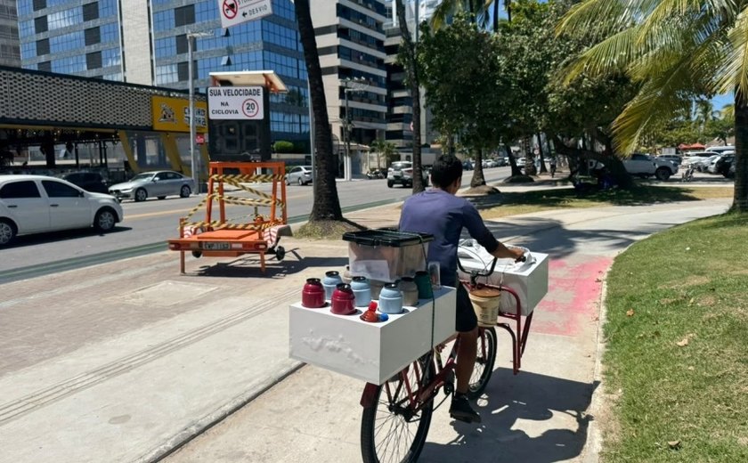 Controladores de velocidade educativos são instalados na ciclovia da orla de Maceió