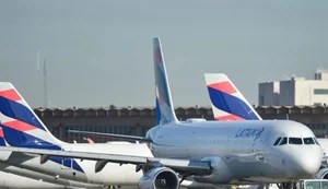 Avião aborta decolagem em alta velocidade no Aeroporto de Guarulhos