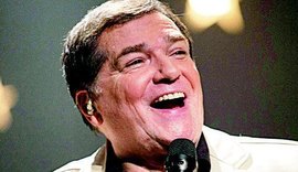 Cantor Jerry Adriani é internado após sofrer trombose venenosa na perna direita