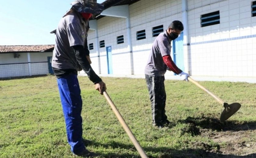 Seris e Seduc iniciam parceria para reforma estrutural em escolas da rede estadual