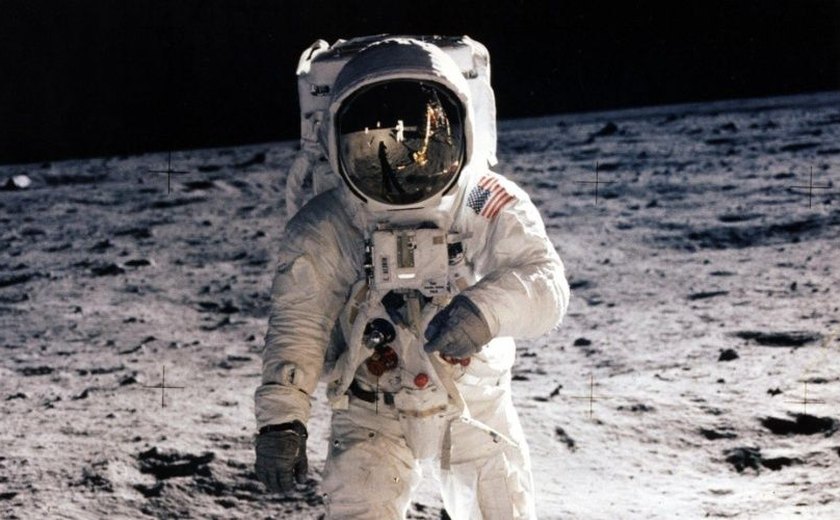 Bolsa usada por Neil Armstrong na Lua deve arrecadar até US$ 4 milhões