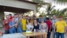 Em Junqueiro, prefeito eleva sua popularidade indo aos povoados comemorar seu aniversário