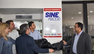 Rui Palmeira inaugura nova unidade do Sine Maceió no bairro Antares