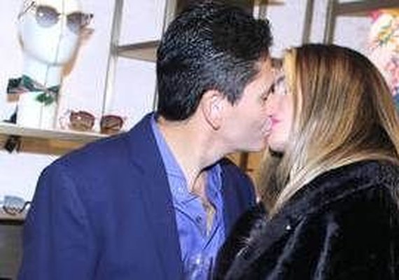 Dois meses após fim do casamento, sertanejo Gian assume namoro