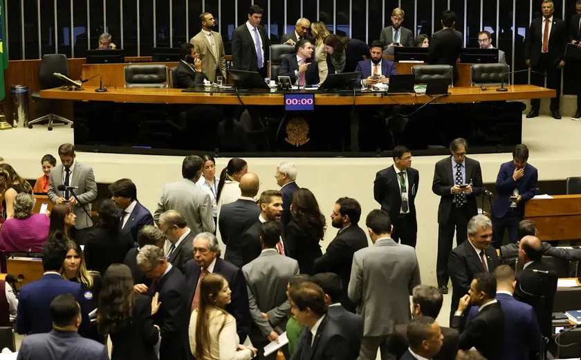 Câmara dos Deputados aprova projeto que dificulta abortos legais em crianças