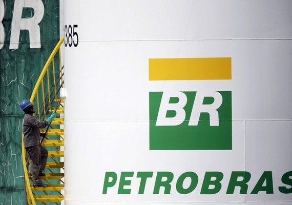 Petrobras capta US$ 1,2 bilhão com Santander para quitar dívidas