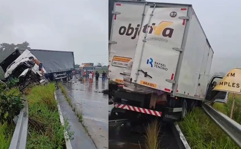 Caminhão quase despenca de ribanceira após colisão com outro veículo de carga