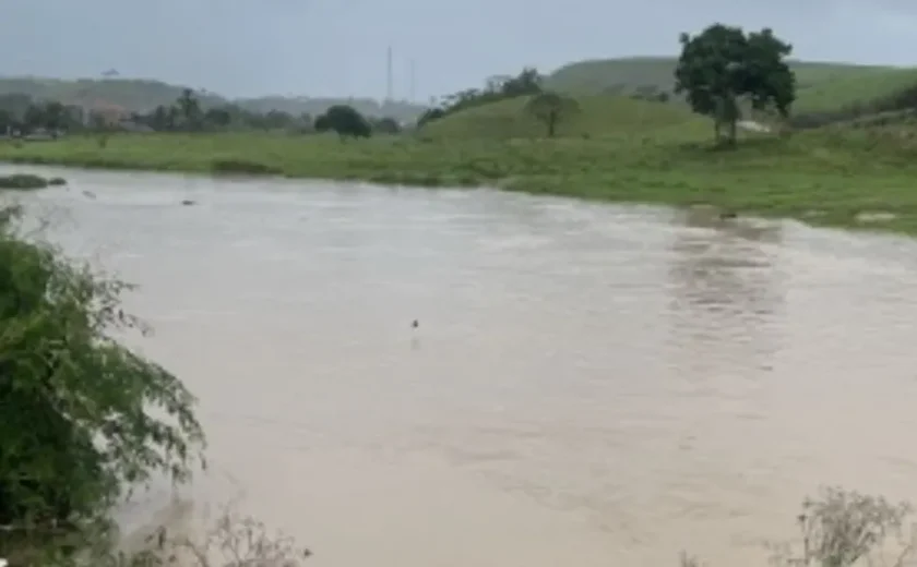 Rios Mundaú e Jacuípe ultrapassam  contas de atenção devido as chuvas