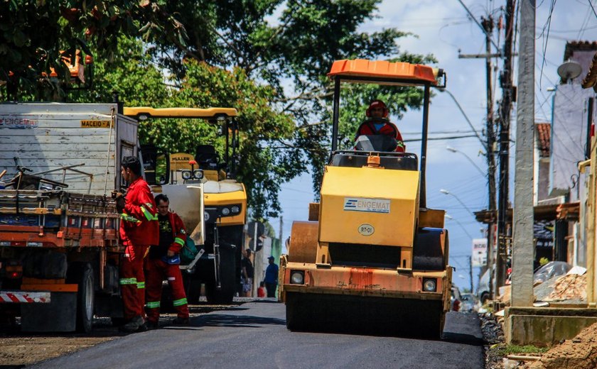Prefeitura realiza obras de pavimentação de ruas em Santa Lúcia