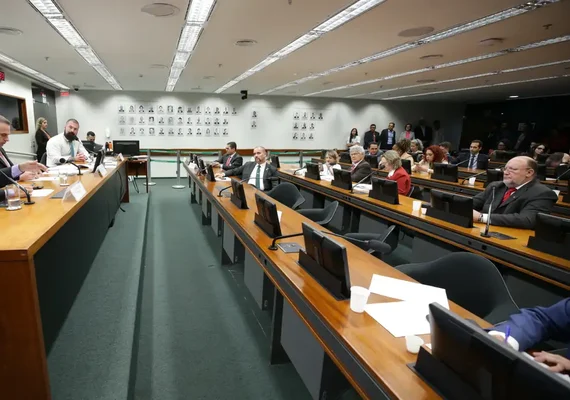 Conselho de Ética da Câmara instaura processo contra Eduardo Bolsonaro