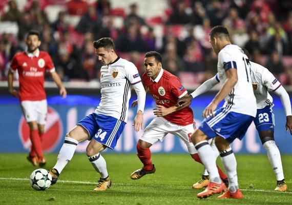 Jornal português dispara contra Douglas e Gabigol, ambos no Benfica