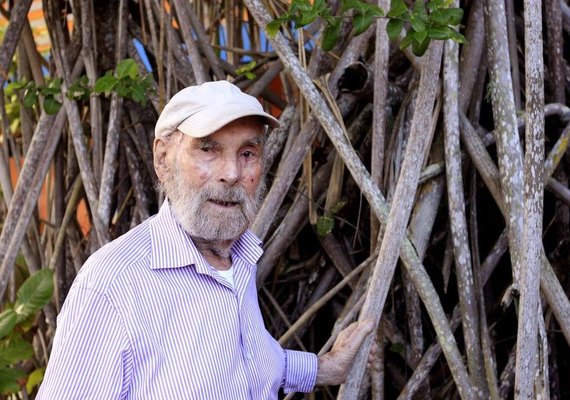Morre, no Rio, artista plástico Frans Krajcberg