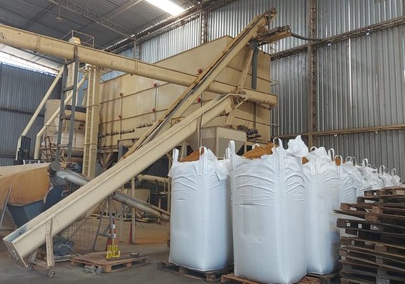Fiscalização Federal Agropecuária apreende mais de 100 toneladas de ingredientes para alimentação animal no Recife