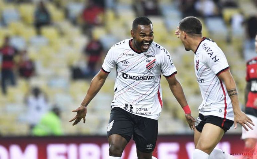 Athletico-PR bate Flamengo no Maracanã e está na final