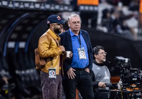 Corinthians confirma saída de Memphis Depay após três títulos conquistados