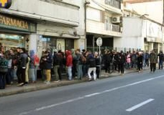 Usuários esgotam maconha de farmácias de Montevidéu em primeiro dia de vendas