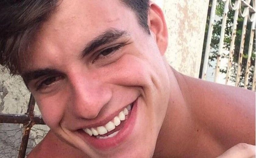 Ex-BBB Antônio abandona 'fama de cachorrão' e diz: 'Estou apaixonado'