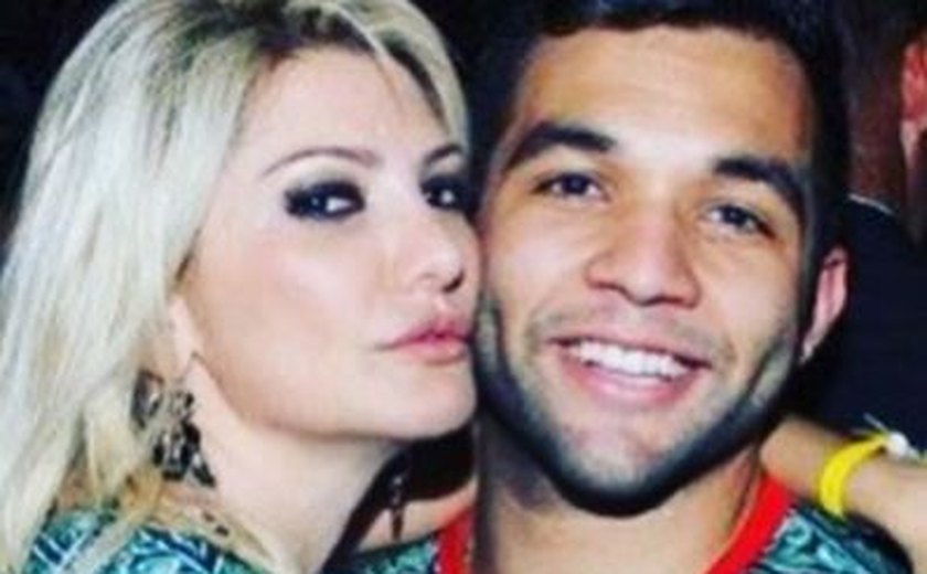 Ex de Fontenelle comenta briga por pensão: 'Gasto R$ 9.000 com filhos'
