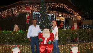 Com 15 mil lâmpadas, casa mais iluminada do Natal em Maceió chama a atenção de populares