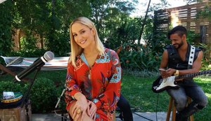 Claudia Leitte diz que adora 'causar' nas férias: 'Fui de pijamas na rua'