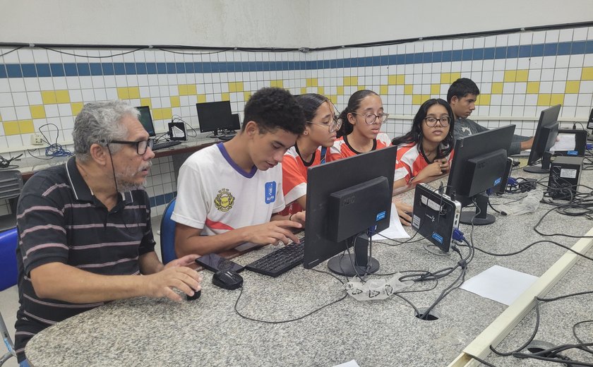 Estudantes participam das provas das olimpíadas brasileiras de física e ciências