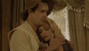 'Êta Mundo Bom': Sandra desiste de casamento e tenta seduzir Candinho