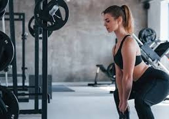 Nutrição esportiva para mulheres: como definir a alimentação pré e pós treinos